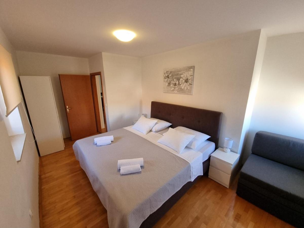 Apartments Ivana Rab Раб Екстер'єр фото