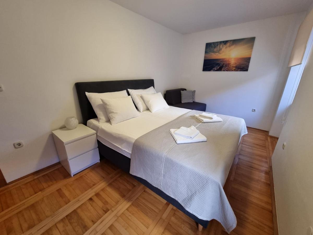 Apartments Ivana Rab Раб Екстер'єр фото