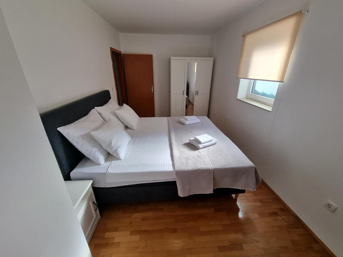 Apartments Ivana Rab Раб Екстер'єр фото